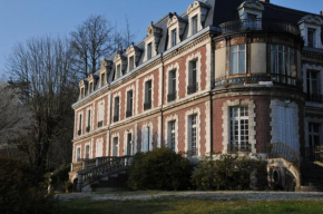 LA TERRASSE DU CHATEAU DES GENETS - GITE 2 ou 4 Personnes